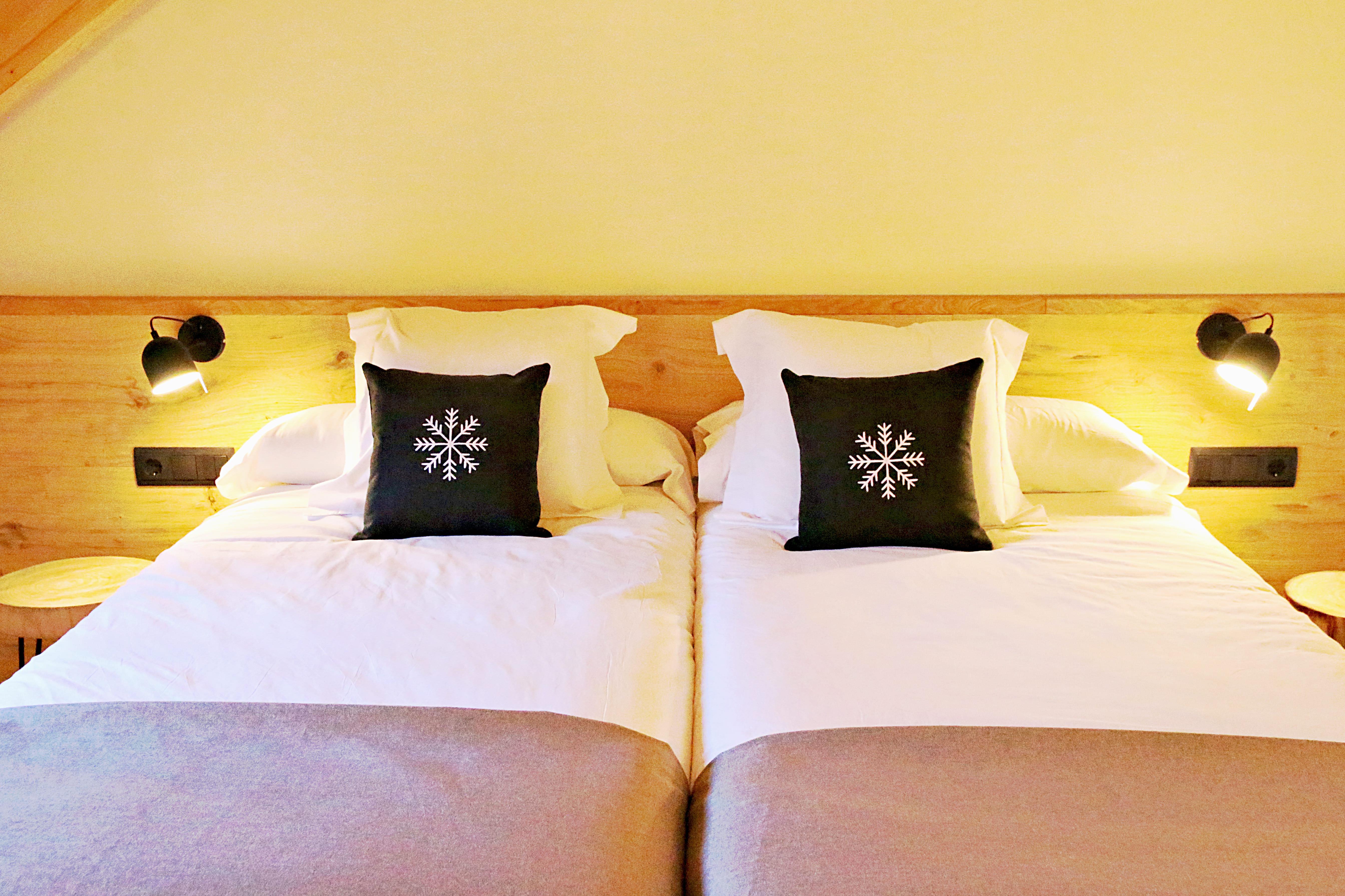 Hotel Lo Paller Valencia D'Aneu ภายนอก รูปภาพ