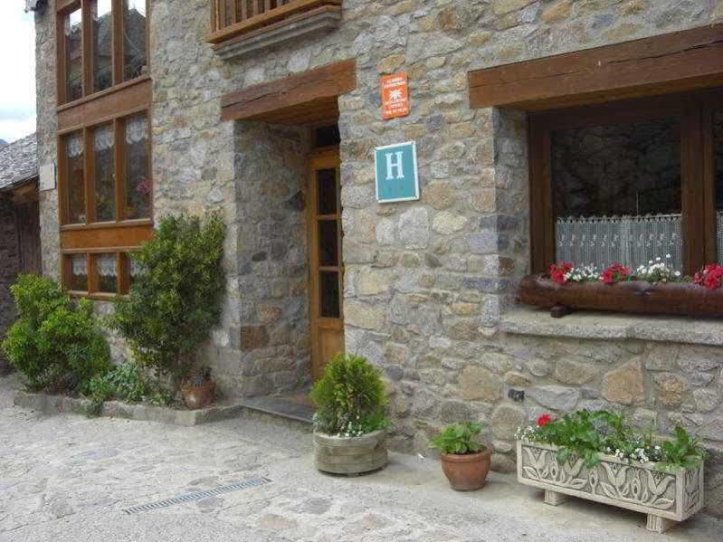 Hotel Lo Paller Valencia D'Aneu ภายนอก รูปภาพ